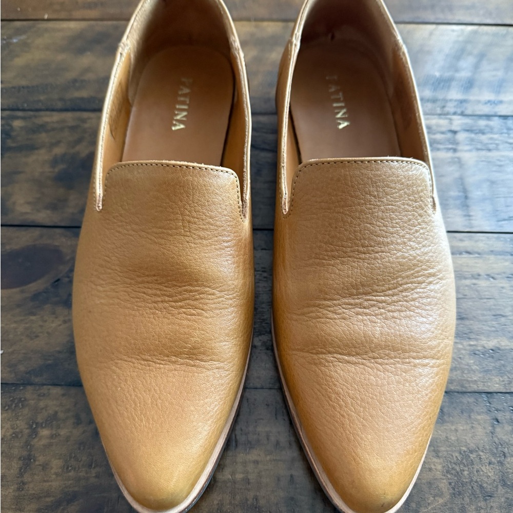 Sz 8 Women’s Patina Brand Tan Leather Loafers Classic - Picture 2 of 5
